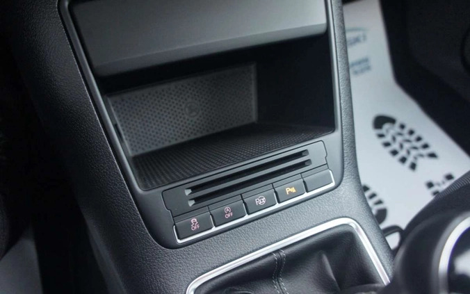 Volkswagen Tiguan cena 58900 przebieg: 132000, rok produkcji 2013 z Koszalin małe 407